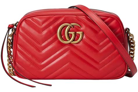 gg marmont small matelassé shoulder bag red